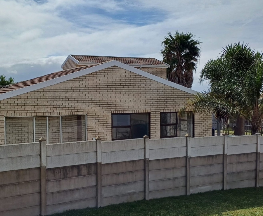 2 Bedroom Property for Sale in Wavecrest Eastern Cape
